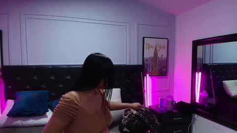 Lizz  online show from 12, 2, 2025