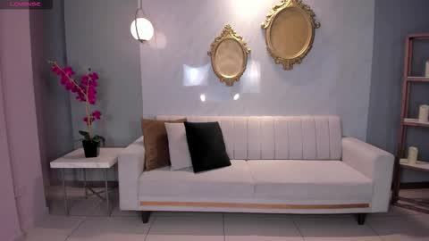 Lizzi  online show from 3, 12, 2025