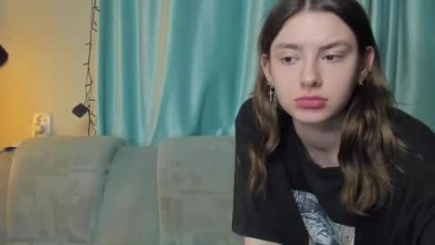 lizzi_muur online show from 15, 1, 2025