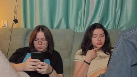 lizzi_muur online show from 28, 1, 2025