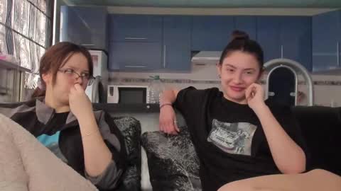 lizzi_muur online show from 8, 2, 2025