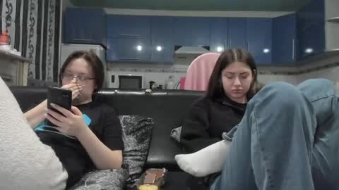 lizzi_muur online show from 26, 2, 2025