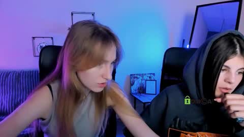Snapshot of lizzie_boom chatting on 3, 10, 2025 lizzie_boom online show from 3, 10, 2025