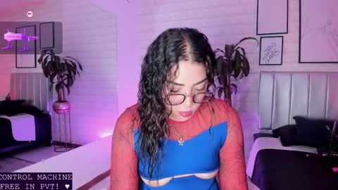 Snapshot of lizzie_evans chatting on 28, 5, 2026 Lizzie online show from 28, 5, 2026