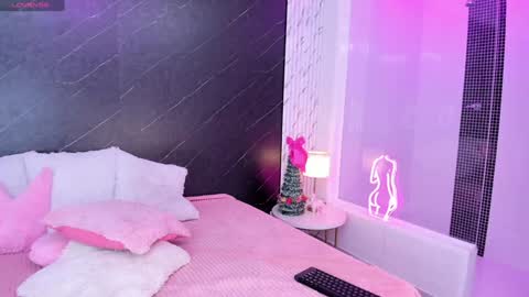 I am Lizz online show from 16, 12, 2024