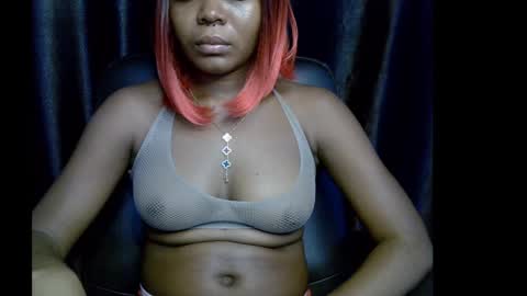 Snapshot of lizzy_petite chatting on 19, 9, 2025 lizzy online show from 19, 9, 2025
