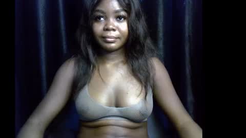 Snapshot of lizzy_petite chatting on 25, 9, 2025 lizzy online show from 25, 9, 2025