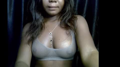 Snapshot of lizzy_petite chatting on 27, 9, 2025 lizzy online show from 27, 9, 2025