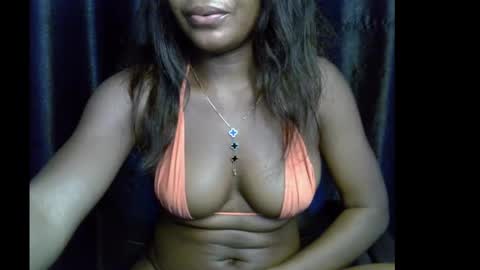 Snapshot of lizzy_petite chatting on 28, 9, 2025 lizzy online show from 28, 9, 2025