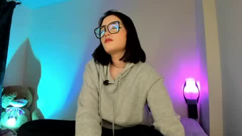 Snapshot of lizzysnoww chatting on 15, 7, 2026 Lizzy online show from 15, 7, 2026