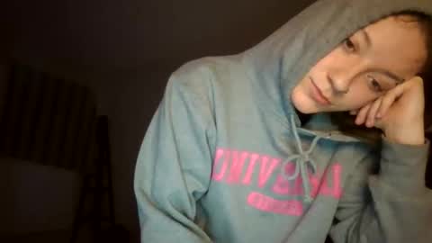 Snapshot of lizzyvonn chatting on 29, 3, 2026 Lizzie Vonn online show from 29, 3, 2026