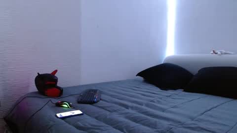 lliamm 2 online show from 1, 2, 2025