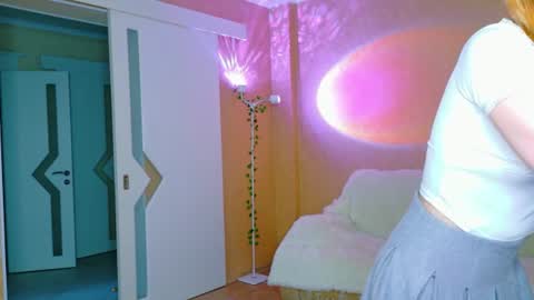Snapshot of llovelymia chatting on 25, 6, 2026 llovelymia online show from 25, 6, 2026