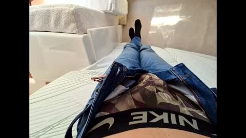 Lo82 online show from 23, 2, 2025