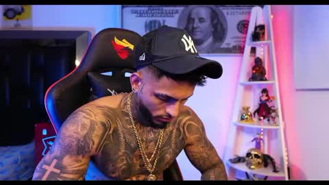 logan_hugh8 online show from 5, 3, 2025