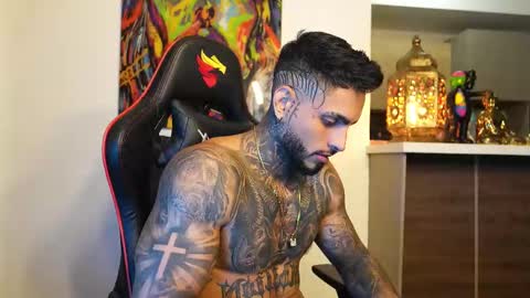 logan_hugh8 online show from 21, 9, 2025