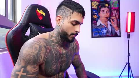 logan_hugh8 online show from 22, 10, 2025