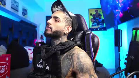 logan_hugh8 online show from 26, 2, 2026