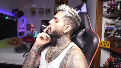 logan_hugh8 online show from 23, 3, 2026