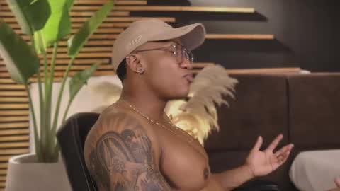 logan_varela online show from 29, 1, 2025