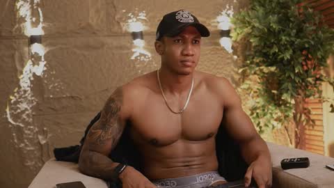 logan_varela online show from 27, 11, 2025