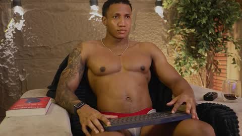 logan_varela online show from 27, 11, 2025