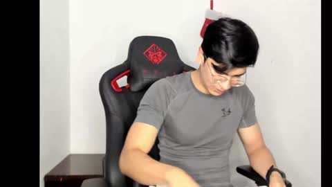 Snapshot of logannick chatting on 13, 12, 2024 Logan online show from 13, 12, 2024