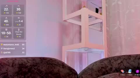 logantwink18 online show from 15, 9, 2025