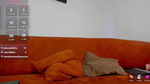 logantwink18 online show from 25, 9, 2025