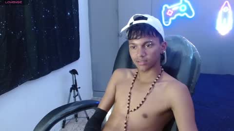 Snapshot of loistwink_1 chatting on 11, 2, 2025 LOUIS online show from 11, 2, 2025