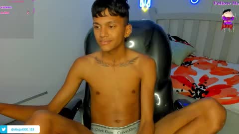 Snapshot of loistwink_1 chatting on 21, 10, 2025 LOUIS online show from 21, 10, 2025