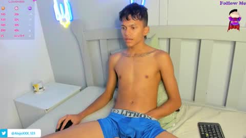 Snapshot of loistwink_1 chatting on 27, 10, 2025 LOUIS online show from 27, 10, 2025