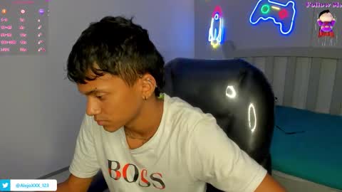 Snapshot of loistwink_1 chatting on 8, 11, 2025 LOUIS online show from 8, 11, 2025