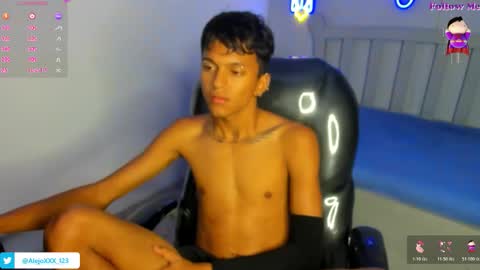 Snapshot of loistwink_1 chatting on 19, 11, 2025 LOUIS online show from 19, 11, 2025