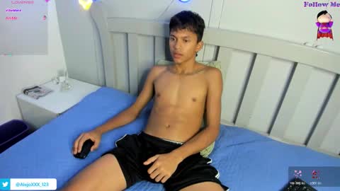 Snapshot of loistwink_1 chatting on 23, 11, 2025 LOUIS online show from 23, 11, 2025