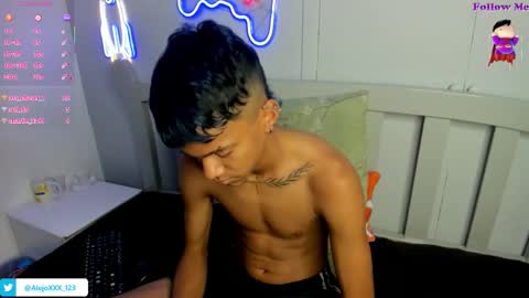 Snapshot of loistwink_1 chatting on 30, 11, 2025 LOUIS online show from 30, 11, 2025