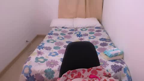 lola_222 online show from 17, 2, 2025