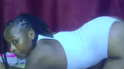 Snapshot of lola_beib chatting on 8, 4, 2026 lola_beib online show from 8, 4, 2026