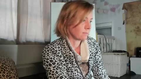 lola_belgium online show from 9, 3, 2025