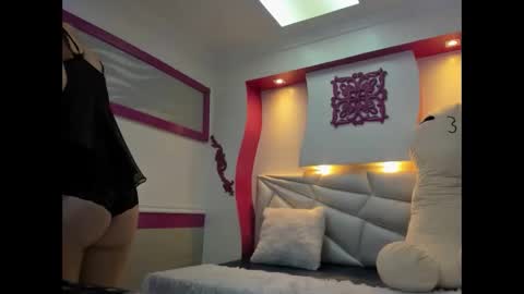 Lola  online show from 22, 11, 2025