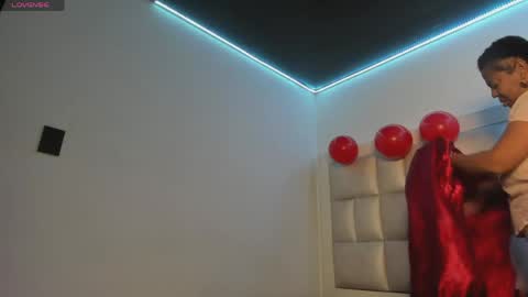 Snapshot of lola_js chatting on 9, 5, 2026 lola_js online show from 9, 5, 2026