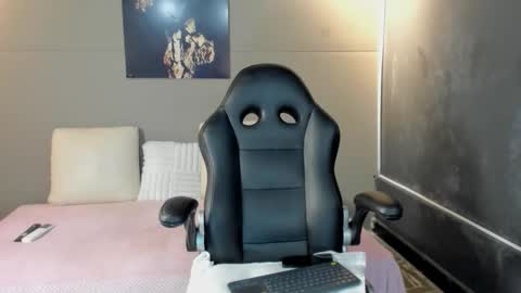 lola red online show from 28, 2, 2026