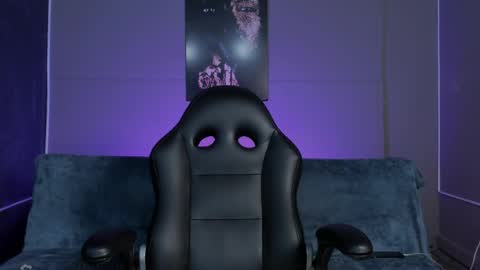 lola red online show from 23, 4, 2026