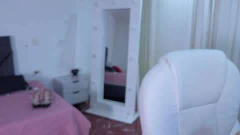 Lola  online show from 19, 5, 2026
