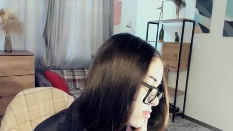 Snapshot of lola_weis chatting on 1, 3, 2026 Melina online show from 1, 3, 2026