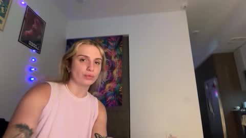Snapshot of lolaa555 chatting on 25, 4, 2026 lolaa555 online show from 25, 4, 2026