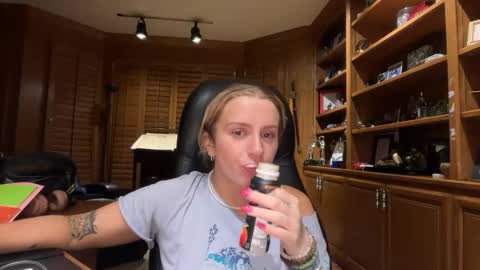 Snapshot of lolaa555 chatting on 28, 5, 2026 lolaa555 online show from 28, 5, 2026