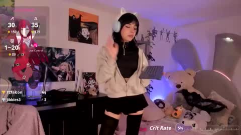 Snapshot of lolaa_bunnyy chatting on 21, 10, 2025 Lola Bunny online show from 21, 10, 2025