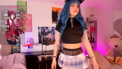 Snapshot of lolaa_bunnyy chatting on 9, 11, 2025 Lola Bunny online show from 9, 11, 2025