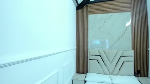 Lola Angel online show from 27, 9, 2025